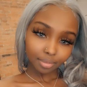 Meet your Posher, Yanii